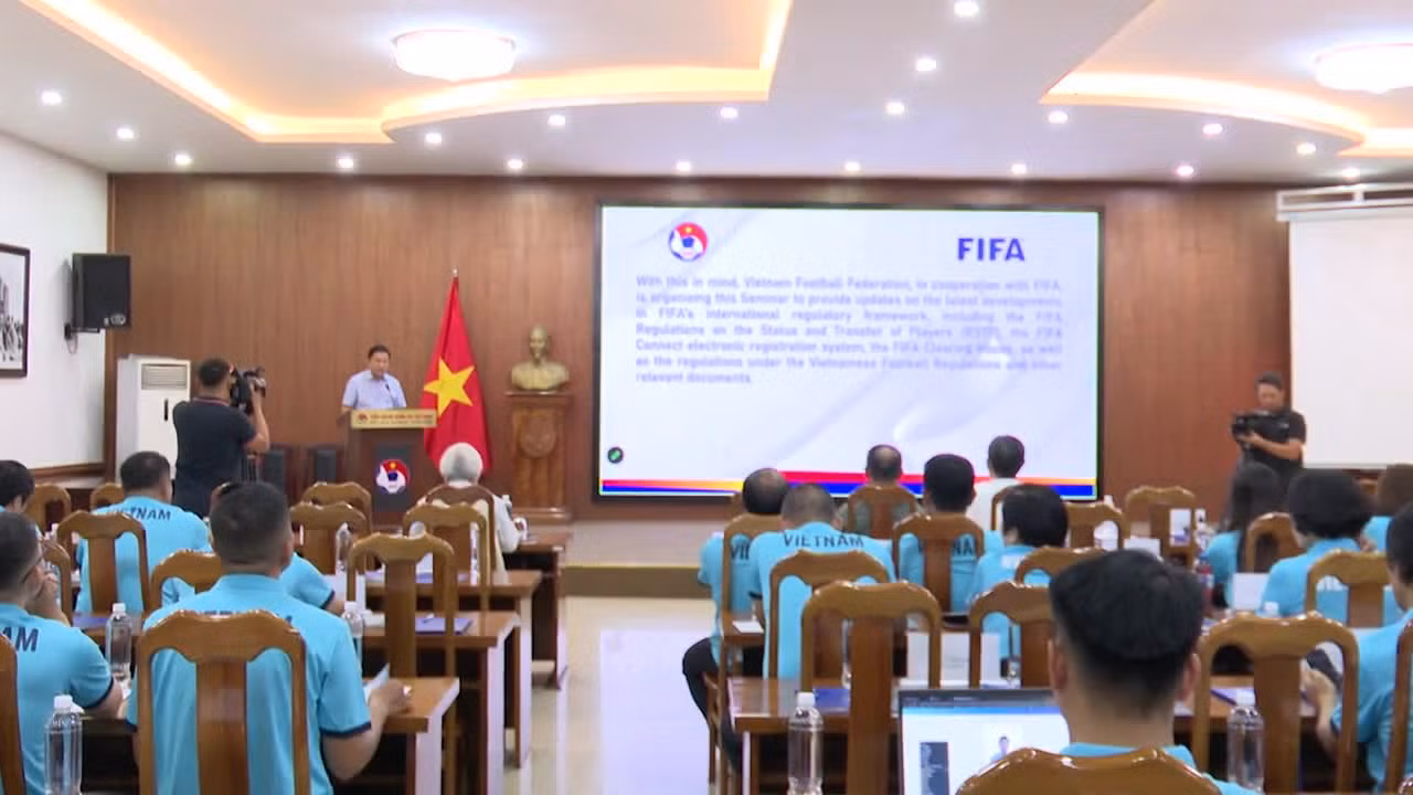 Bóng đá Việt Nam đẩy mạnh chuẩn hóa pháp lý theo tiêu chuẩn FIFA