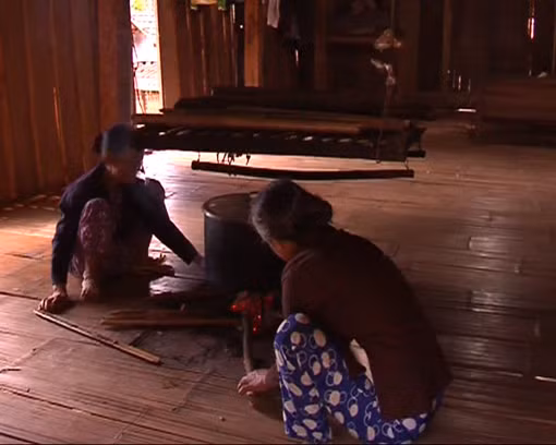 Lưu giữ nếp nhà sàn truyền thống ảnh 4