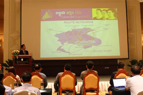 Việt Nam hỗ trợ Campuchia đào tạo phi công ảnh 1