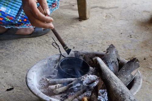 Tinh tế cùng thổ cẩm của người Mông ảnh 4