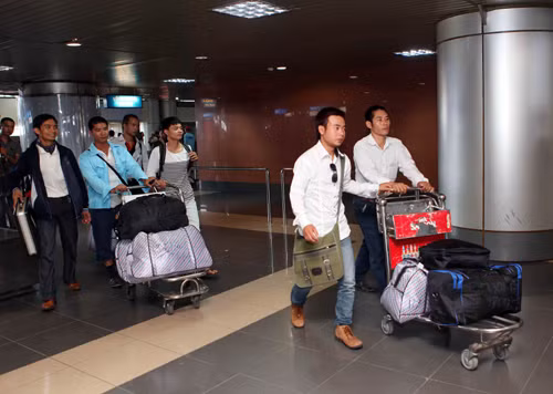 Thêm 94 lao động tại Libya về nước ảnh 1