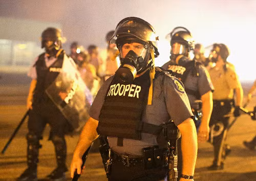 Mỹ bắt giữ hàng chục người ở Ferguson ảnh 1
