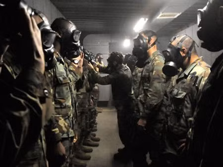 Cận cảnh kho vũ khí 'khủng' của Syria ảnh 1