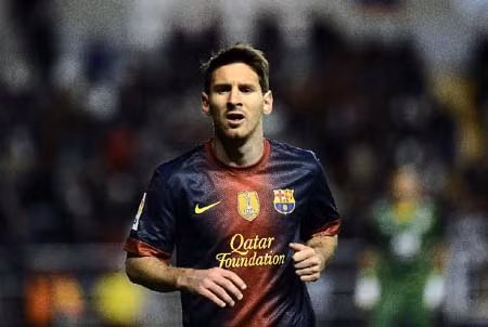 Messi tiến sát Pele ảnh 1