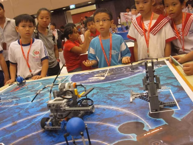 Học sinh 5 nước Đông Nam Á đấu tài tại Robotics 2012 ảnh 11