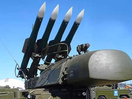 Cận cảnh kho vũ khí 'khủng' của Syria ảnh 8