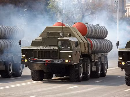 Cận cảnh kho vũ khí 'khủng' của Syria ảnh 10