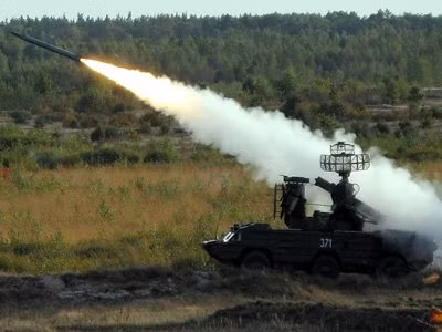 Cận cảnh kho vũ khí 'khủng' của Syria ảnh 9