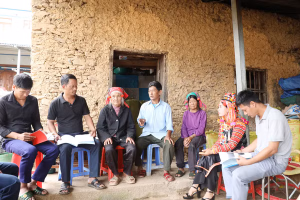 “Hạt nhân” giữ rừng nơi xã biên giới Thu Lũm