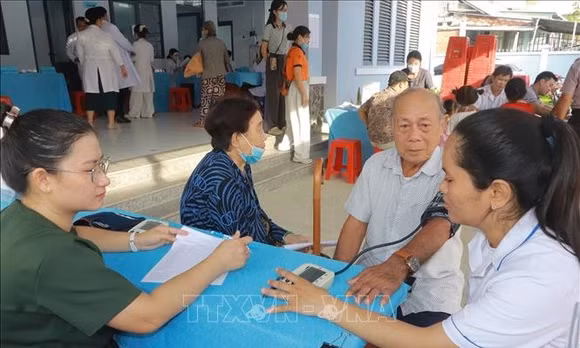 Cần Thơ: Khám sức khỏe định kỳ cho người dân vùng biển, tích hợp dữ liệu lên VNeID