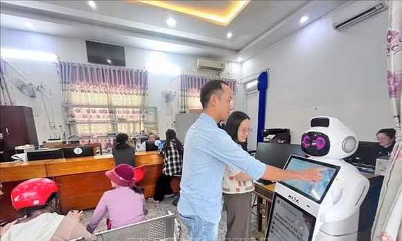 Chuyển đổi số: Từ hành chính truyền thống sang phục vụ và đồng hành