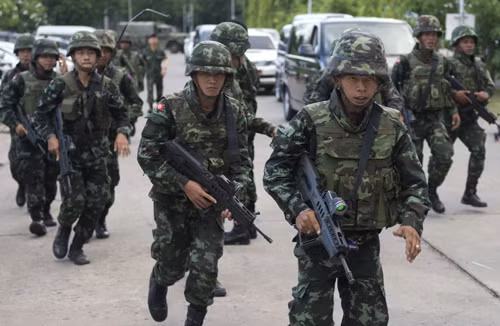 Quân đội Thái Lan triệu tập cựu Thủ tướng Yingluck ảnh 1
