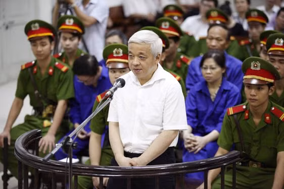 'Bầu' Kiên cùng 8 đồng phạm hầu tòa ảnh 1