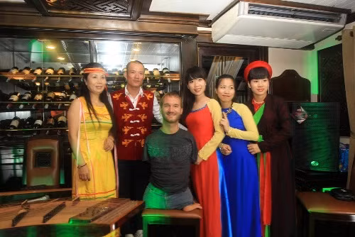 Nick Vujicic và chuyến tham quan thú vị tại Vịnh Hạ Long ảnh 6