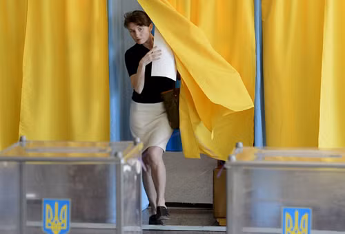 Những hình ảnh bầu cử tổng thống ở Ukraine ảnh 11
