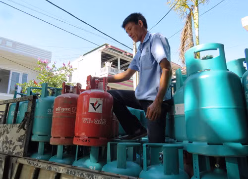 Phát hiện kho cất giấu trên 3.600 vỏ bình gas trái phép ảnh 2