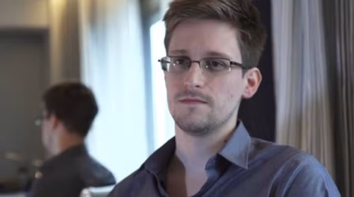 Snowden khẳng định 'không có quan hệ' với Chính phủ Nga ảnh 1