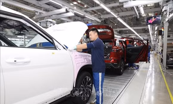 Thị trường ô tô Việt Nam hướng tới mốc 700.000 xe trong năm 2026