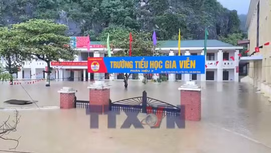 Bảo đảm an toàn cho học sinh trong mùa mưa lũ