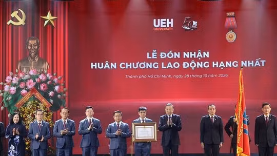 Bản tin ảnh sáng 28/10
