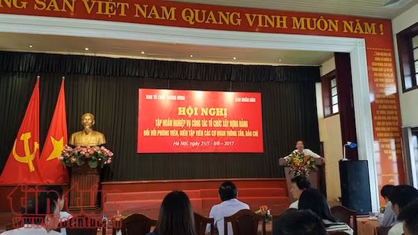 Tập huấn nghiệp vụ xây dựng Đảng cho phóng viên, biên tập viên ảnh 1