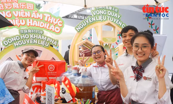 Thưởng thức mỹ vị năm châu tại Lễ hội Văn hoá thế giới 