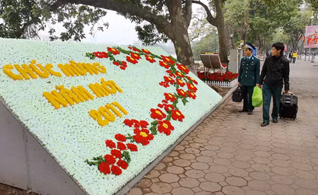 Hà Nội rộn ràng mừng Đảng, đón Xuân ảnh 5