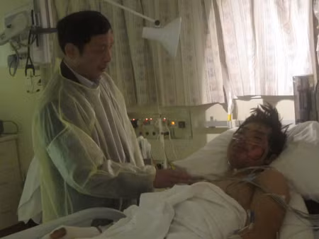 Thăm hỏi thuyền viên VN gặp nạn trên tàu cá Hàn Quốc ảnh 2