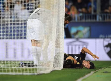 Malaga 0-1 Real Madrid: Chờ Barca trong lo lắng ảnh 3