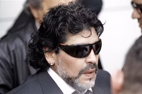 Maradona lại bị tòa Italia triệu tập vì khoản nợ thuế 40 triệu euro ảnh 1