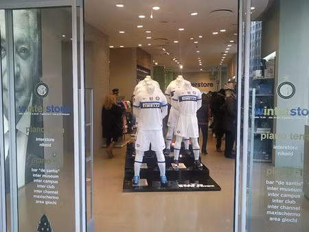 Nỗi sỉ nhục Milan: Cửa hàng Inter mọc lên ở nơi Milan sinh ra... ảnh 1