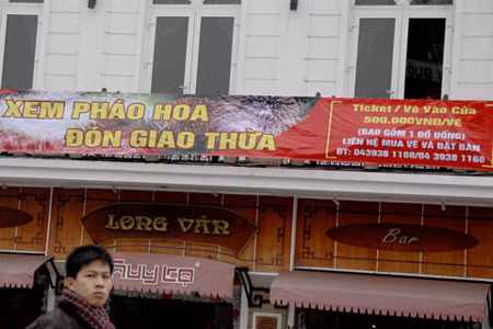 Nửa triệu đồng một chỗ ngồi xem pháo hoa ảnh 1