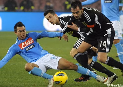 “Bàn thắng ma” giúp Napoli giành chiến thắng ảnh 1