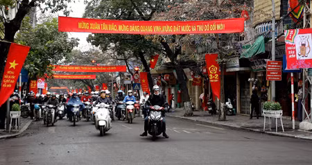 Hà Nội rộn ràng mừng Đảng, đón Xuân ảnh 7