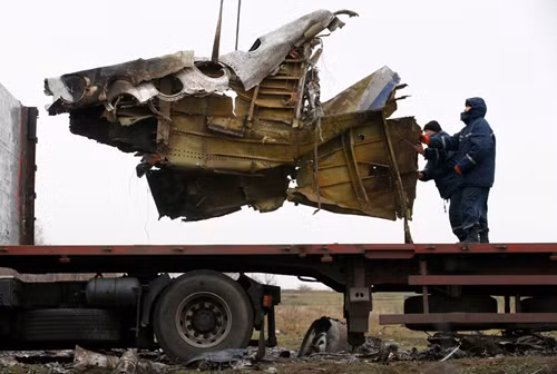 Hà Lan thu dọn mảnh vỡ vụ MH17 ảnh 5