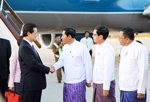 Thủ tướng Nguyễn Tấn Dũng tới Myanmar dự hội nghị ASEAN ảnh 1
