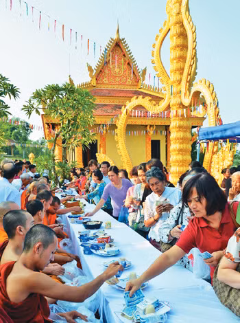 Đại lễ Dâng y Kathina ảnh 1