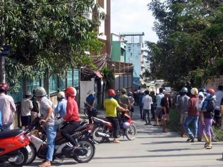 Khống chế đối tượng vung mã tấu chém công an ảnh 1