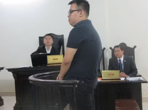 Giả con cán bộ, chiếm đoạt hơn 300 triệu đồng ảnh 1