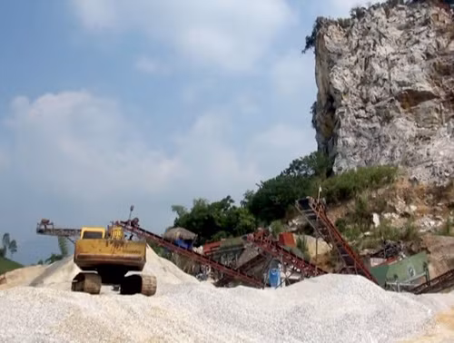 Xử lý doanh nghiệp 'nổ mìn, phá đá' trái phép ảnh 1