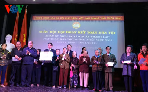 Phó Thủ tướng Nguyễn Xuân Phúc dự Ngày hội đại đoàn kết toàn dân tộc ảnh 1