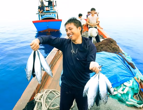 Điểm tựa tin cậy cho ngư dân bám biển, vươn khơi xa ảnh 9