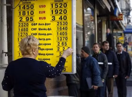 Chiến sự gia tăng, đồng hryvnia Ukraine mất giá mạnh ảnh 1
