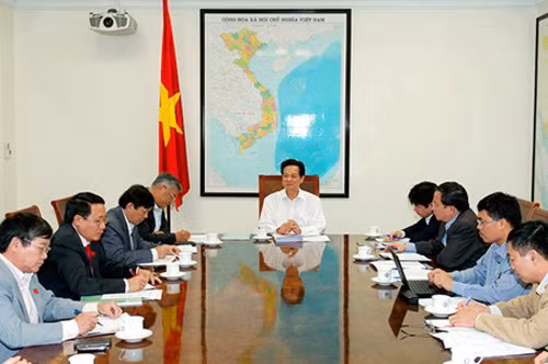 Thủ tướng Nguyễn Tấn Dũng làm việc với lãnh đạo tỉnh Quảng Trị ảnh 1