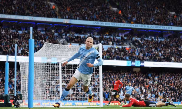 Haaland giúp Man City 'đánh sập' Old Trafford
