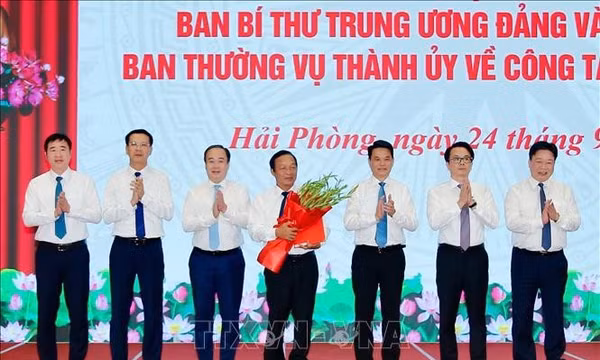 Hải Phòng: Công bố các Quyết định về công tác tổ chức, cán bộ