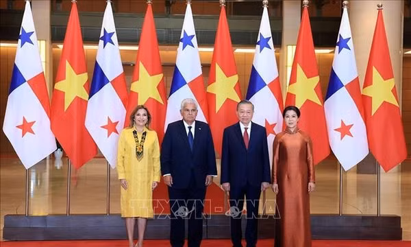 Tổng thống Cộng hòa Panama và Phu nhân kết thúc tốt đẹp chuyến thăm chính thức Việt Nam