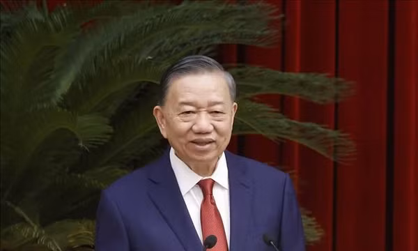 Bế mạc Hội nghị Trung ương lần thứ Tư Ban Chấp hành Trung ương Đảng