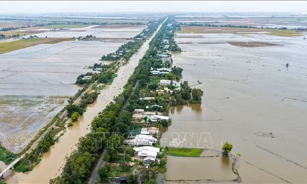 Bảo đảm an toàn cho học sinh trên đường đến trường trong mùa mưa lũ