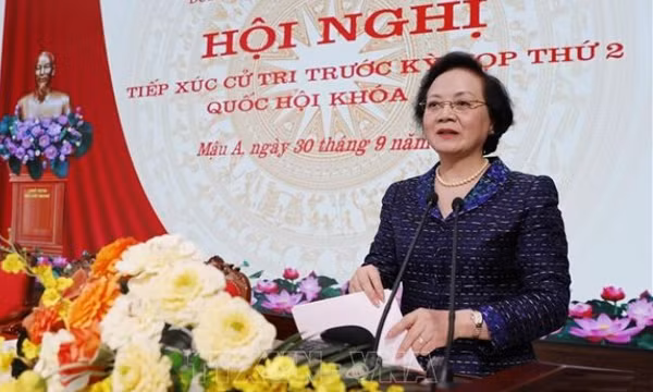 Phó Thủ tướng Phạm Thị Thanh Trà tiếp xúc cử tri tại tỉnh Lào Cai